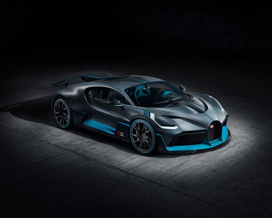  Bugatti Divo 2018 года  (фото 24 из 46)